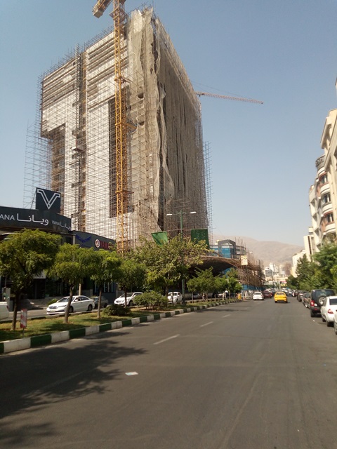 Box or spindle aluminum Louvre facades | curtain wall execution