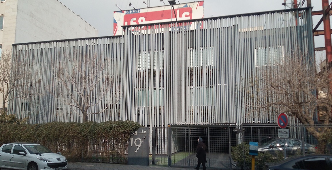 Vertical and horizontal louvers