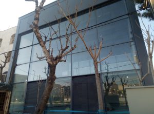 Modern Style Glass Railing Design for Balcony