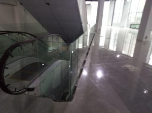 Aluminum curtain wall 