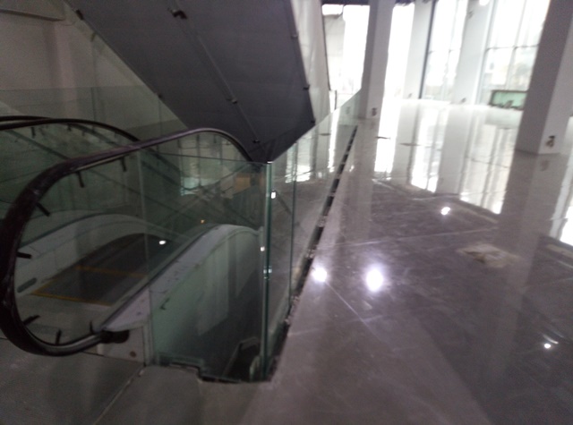 Aluminum curtain wall